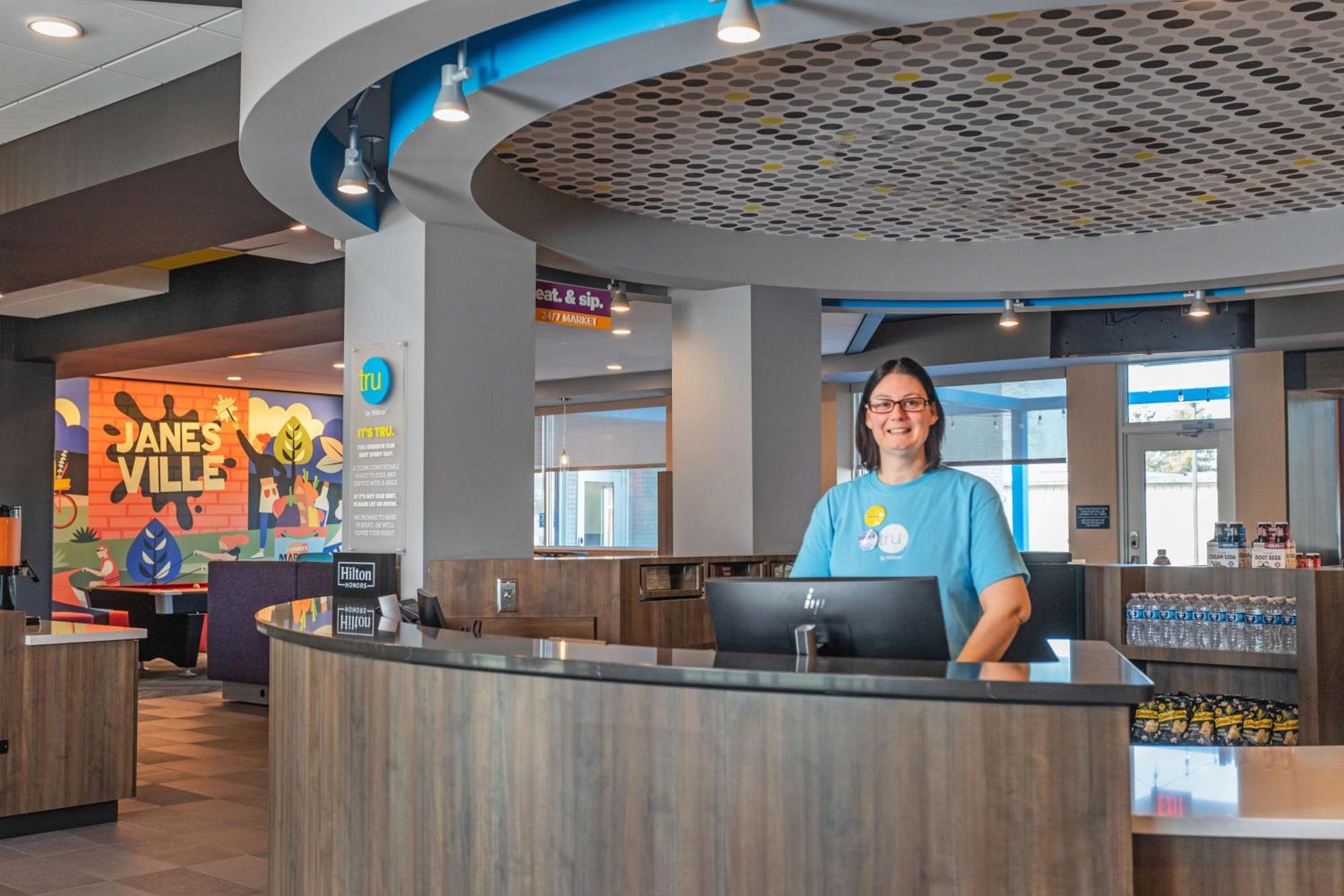 Tru By Hilton Janesville Buitenkant foto